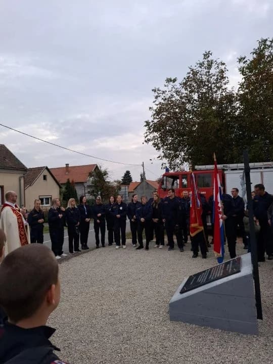 Položen vijenac poginulim i preminulim vatrogascima te hrvatskim braniteljima