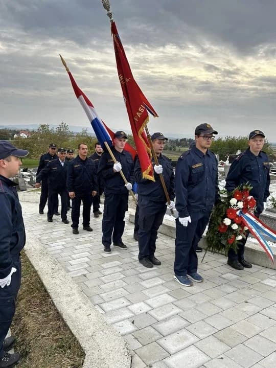 Položen vijenac poginulim i preminulim vatrogascima te hrvatskim braniteljima