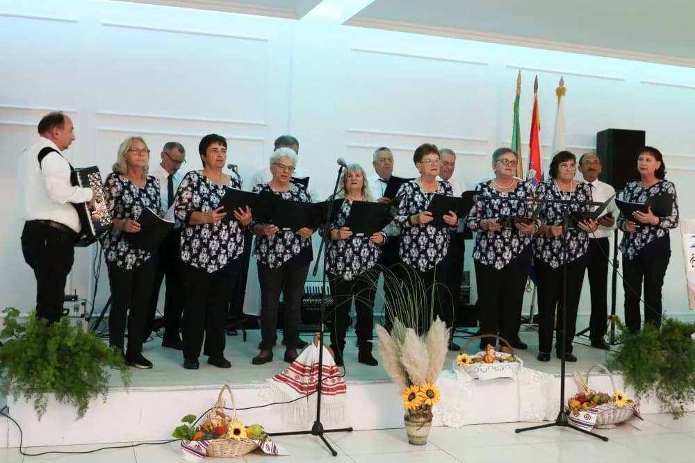 FOTO: 22. Tradicionalni pjevački susreti glazbenih skupina i umirovljenika Požeško-slavonske županije