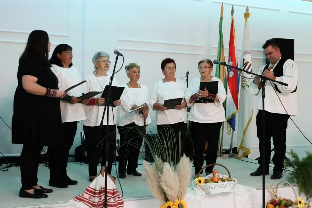 FOTO: 22. Tradicionalni pjevački susreti glazbenih skupina i umirovljenika Požeško-slavonske županije