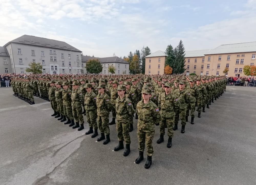 FOTO: Prisega novih ročnica i ročnika u požeškoj vojarni