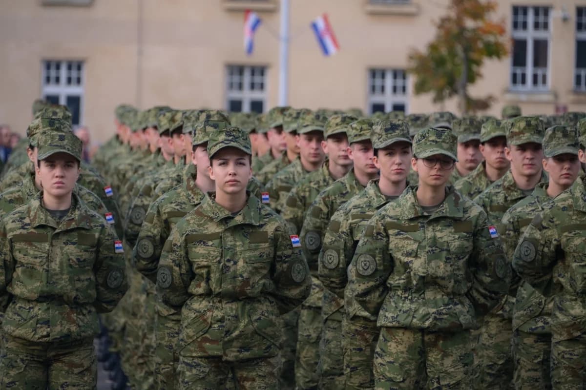 FOTO: Prisega novih ročnica i ročnika u požeškoj vojarni
