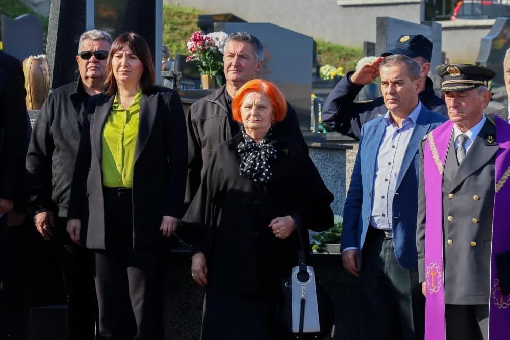 Na groblju sv. Ilije odana počast braniteljima i civilima Domovinskog rata povodom Svih svetih