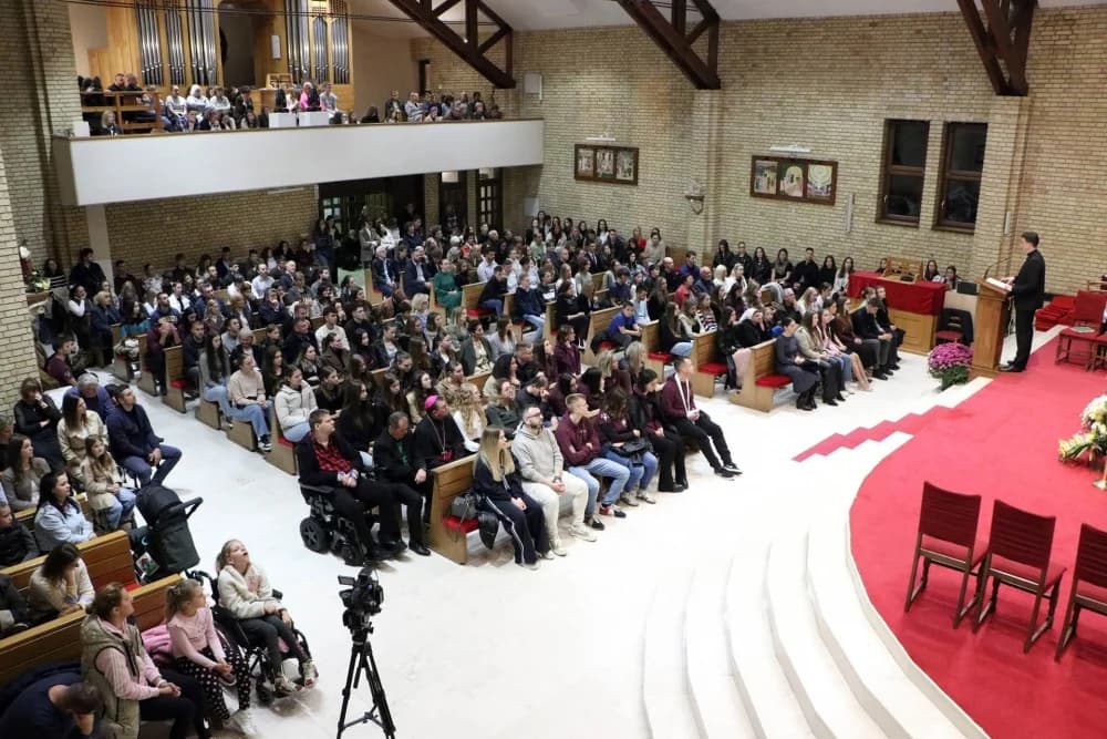 ’Svetost pobjeđuje’: Mladi Požeške biskupije na Holywin-u u Požegi