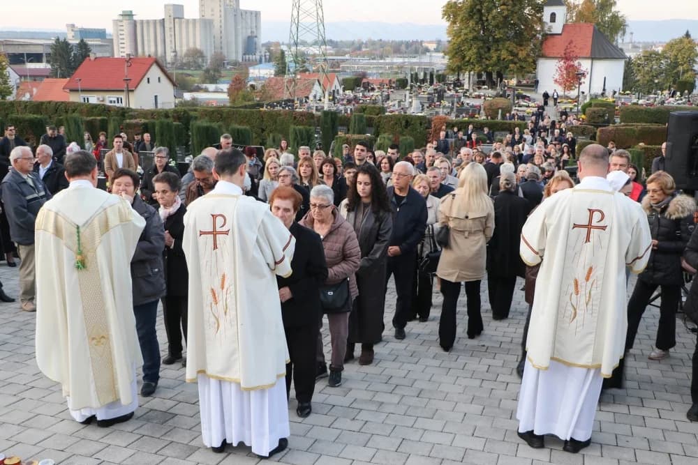 Slavlje Svih Svetih na požeškom groblju sv. Ilije