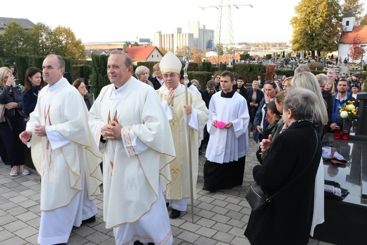 Slavlje Svih Svetih na požeškom groblju sv. Ilije