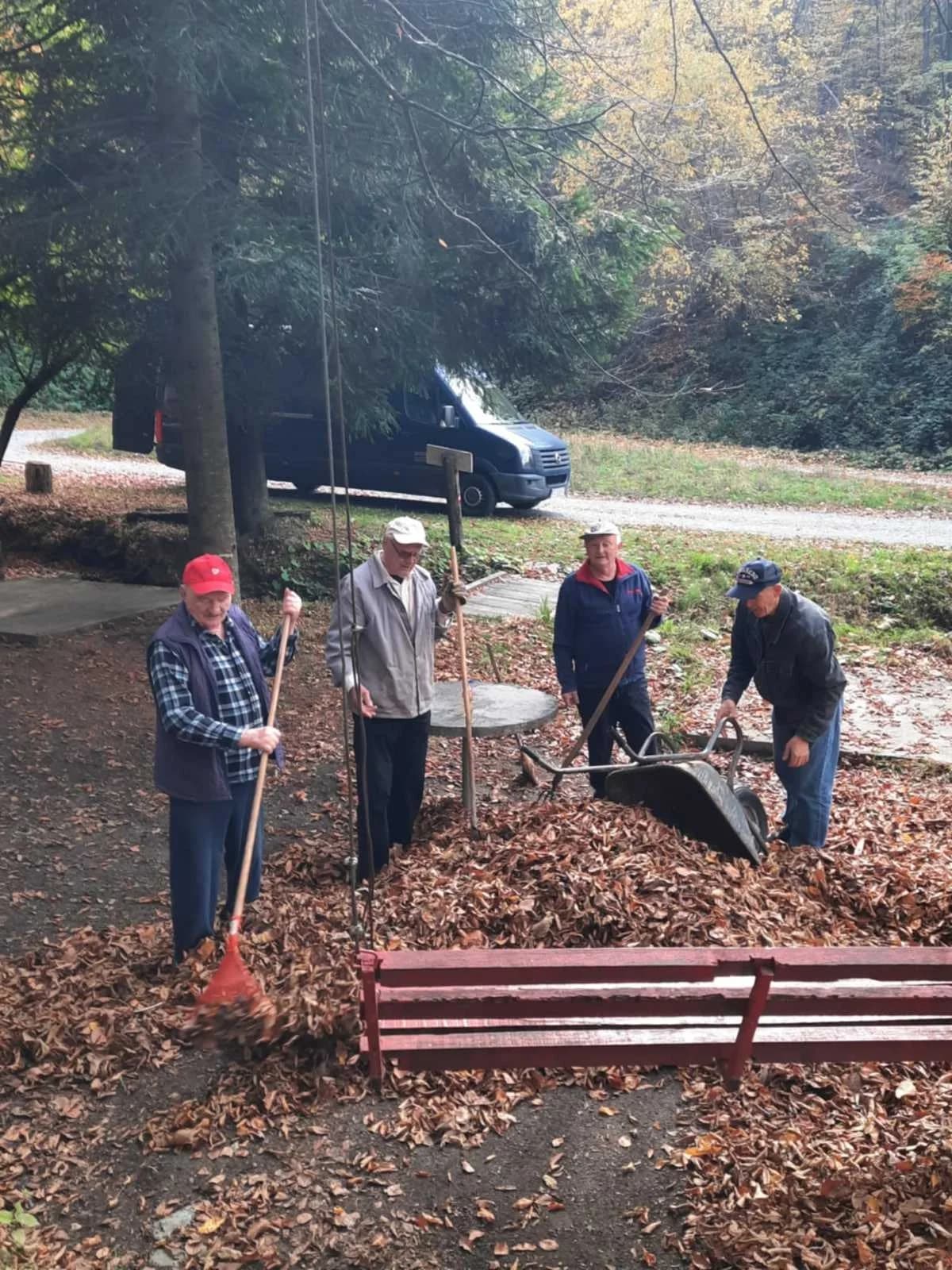 Vrijednim rukama do uređenih objekata: Požeški planinari u akciji