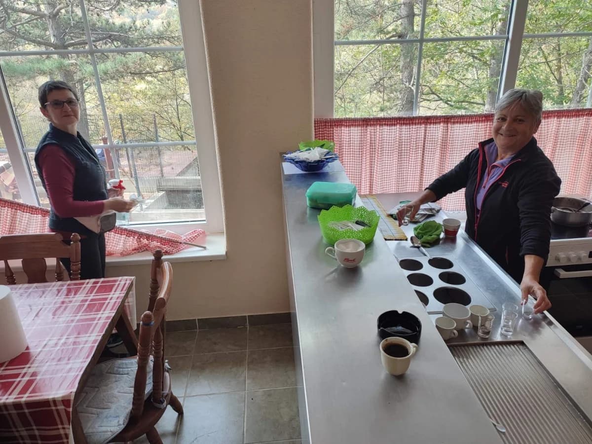 Vrijednim rukama do uređenih objekata: Požeški planinari u akciji