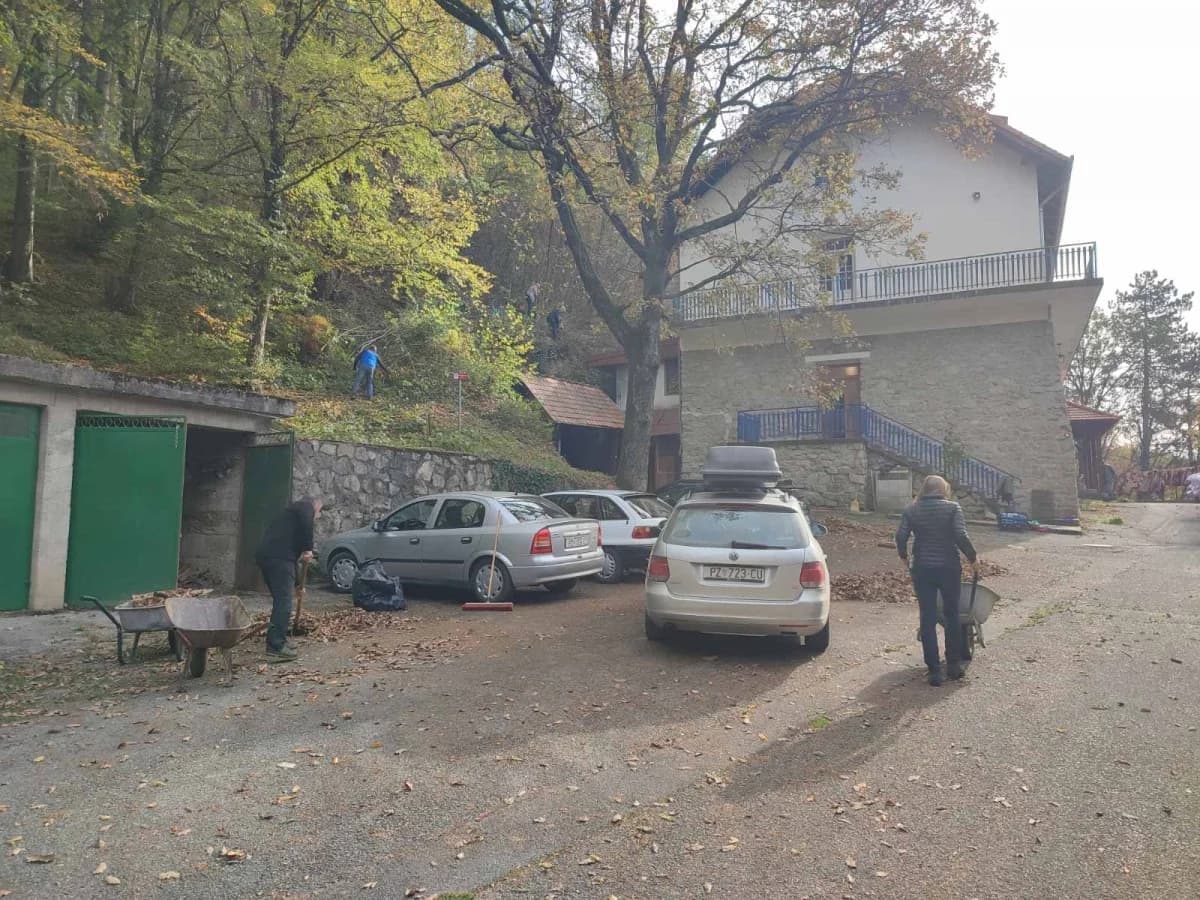 Vrijednim rukama do uređenih objekata: Požeški planinari u akciji
