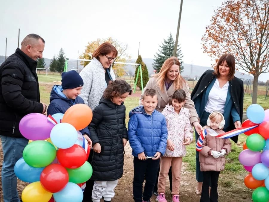 PLETERNICA: Otvorenje novog dječjeg igrališta ’Grbavica’