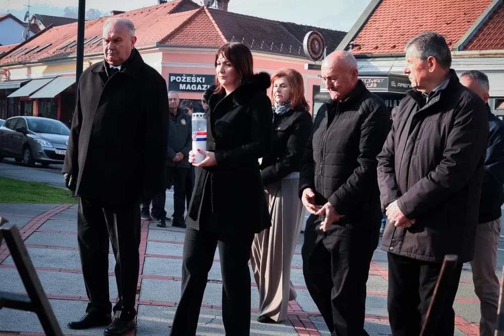 POŽEGA: Položeni vijenci uoči Dana sjećanja na žrtve Domovinskog rata i Dana sjećanja na žrtvu Vukovara i Škabrnje