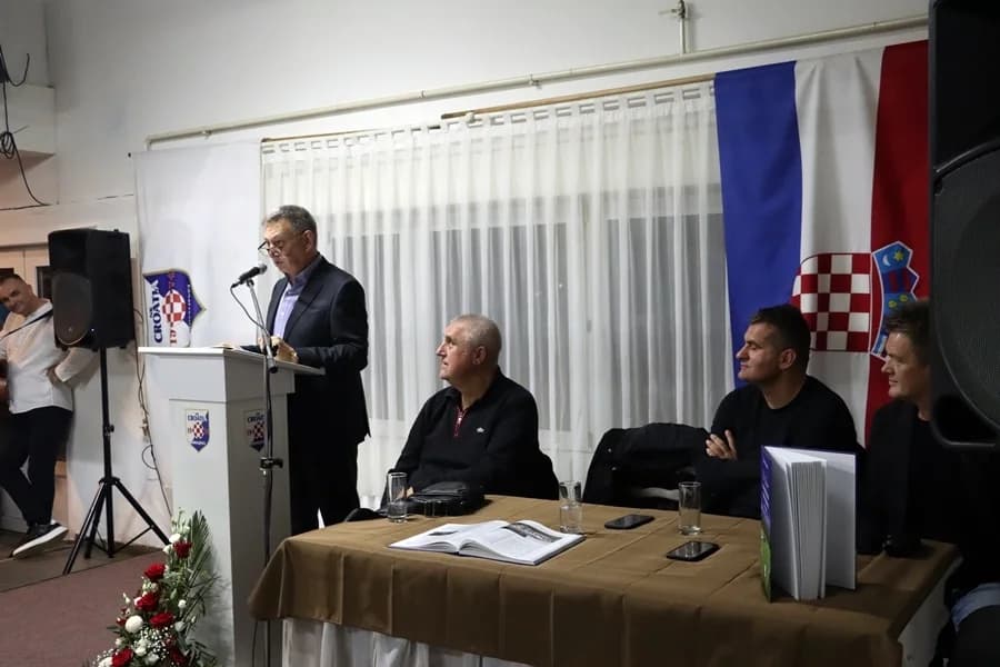 NK ’CROATIA’ MIHALJEVCI: Predstavljena knjiga “Pola stoljeća Nogometnog kluba Croatia Mihaljevci”