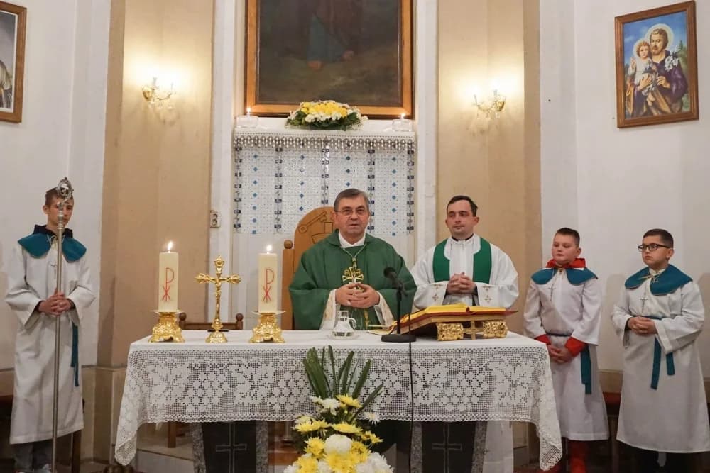 Biskup Martinović krstio šesto dijete roditelja Jantoš