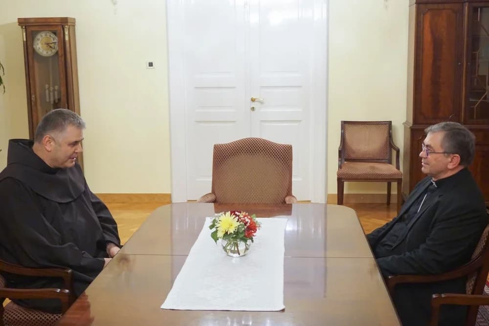 Biskup Martinović primio provincijala fra Milana Krištu