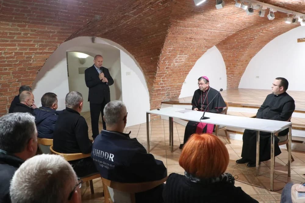Predstavnici braniteljskih druga na primanju kod biskupa