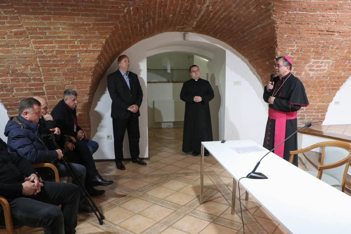 Predstavnici braniteljskih druga na primanju kod biskupa