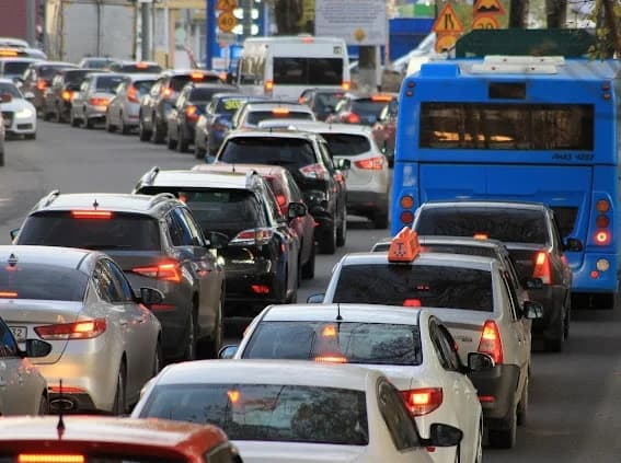 Automobili
