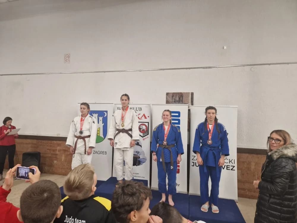 Dvije zlatne medalje za Lanu Knaus u Zagrebu