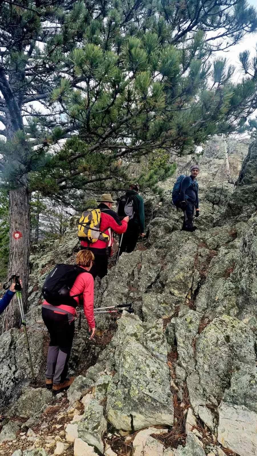 Požeški planinari odali počast poginulim hrvatskim braniteljima- Pohod na Anđinu baraku