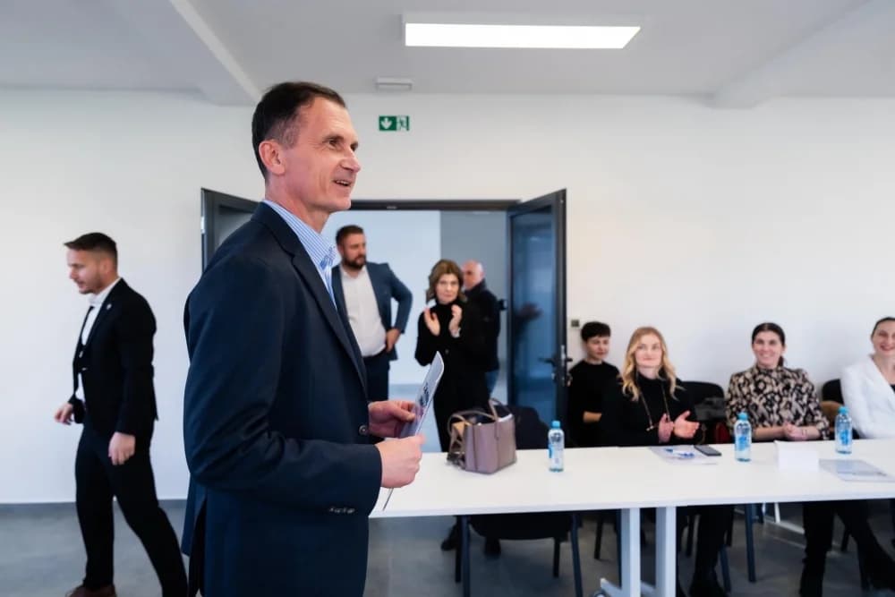 Prof. dr. sc. Dragan Primorac posjetio Požeško-slavonsku županiju. U Požegi predstavio svoj izborni program