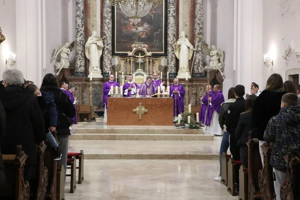 FOTO: Spomen 25. obljetnice požeškog Stolnog kaptola
