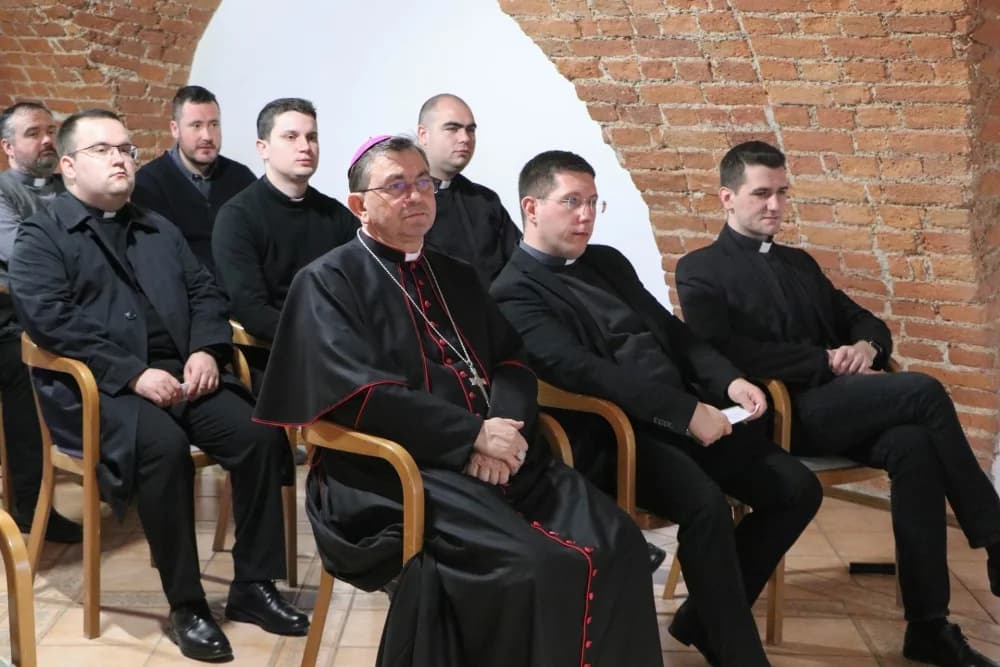 Adventska duhovna obnova za mlade svećenike i đakone u Požegi