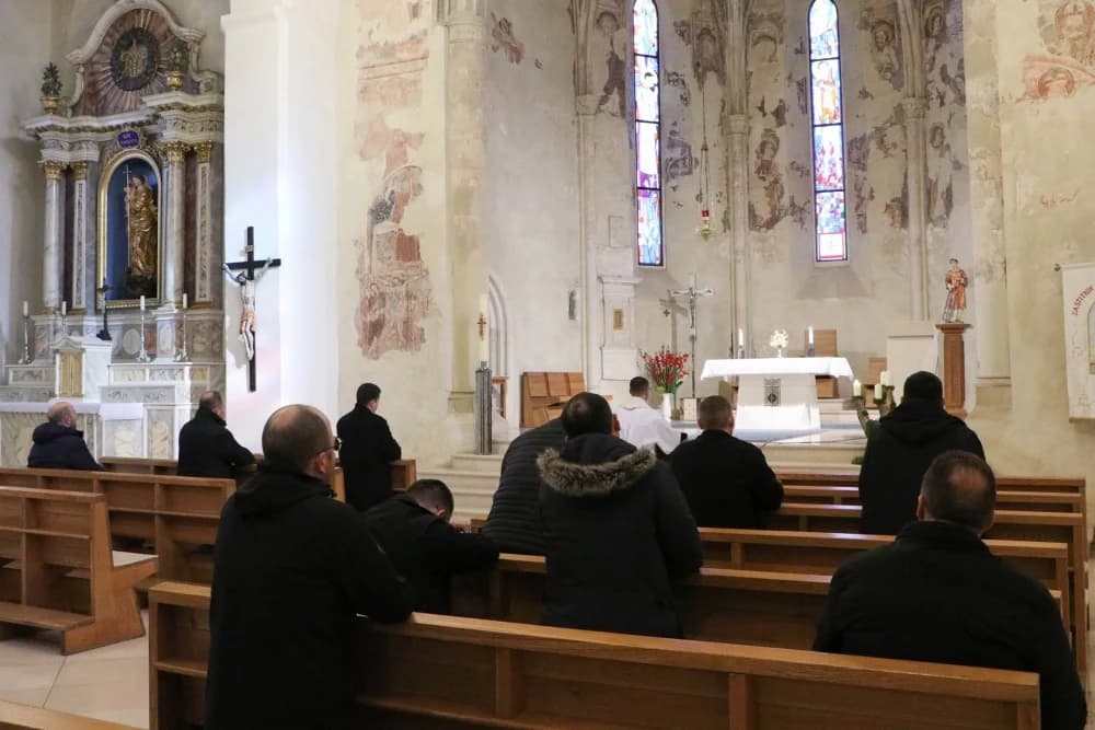 Adventska duhovna obnova za mlade svećenike i đakone u Požegi