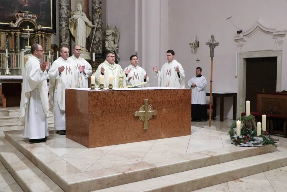 FOTO: U Požegi proslavljen sv. Nikola s djecom u razvojnim teškoćama i mladima s invaliditetom