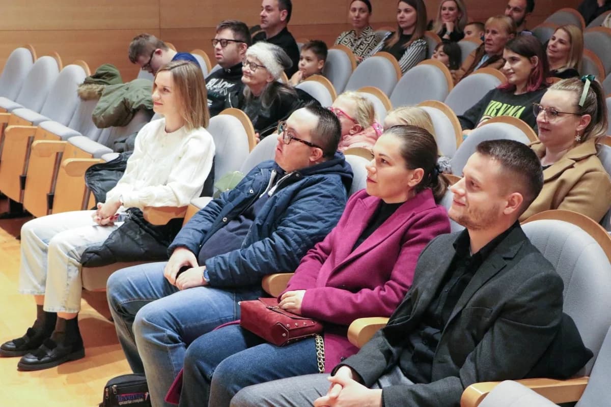 FOTO: U Požegi proslavljen sv. Nikola s djecom u razvojnim teškoćama i mladima s invaliditetom