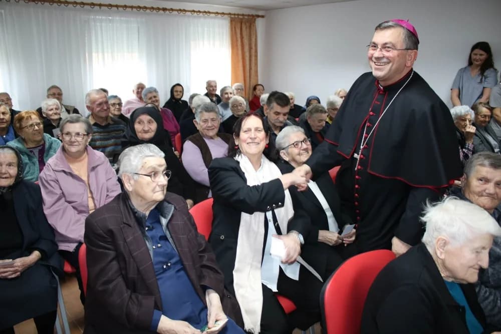 Biskupov pohod Domu za starije i nemoćne osobe u Velikoj