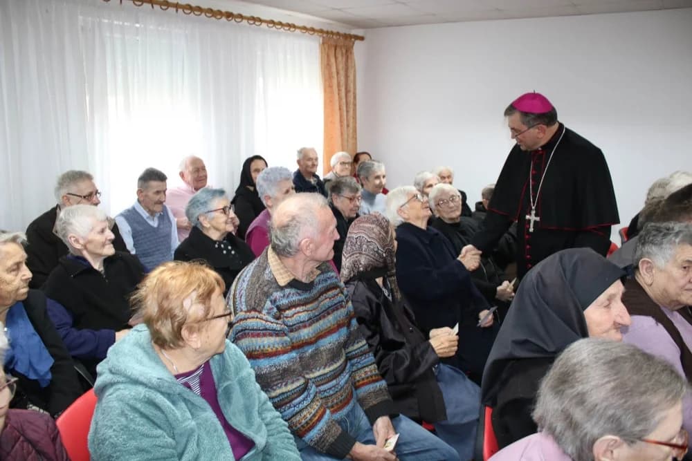 Biskupov pohod Domu za starije i nemoćne osobe u Velikoj