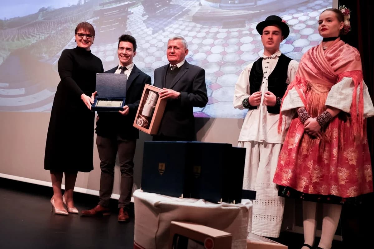 DAN GRADA PLETERNICE: Dobitnici priznanja i nagrada Luka Babić, Ružica Maurus, Jozić Trgovina d.o.o., OPG Kristić Ivan, Javni prijevoz Mato Bulaja te Marinko Markota