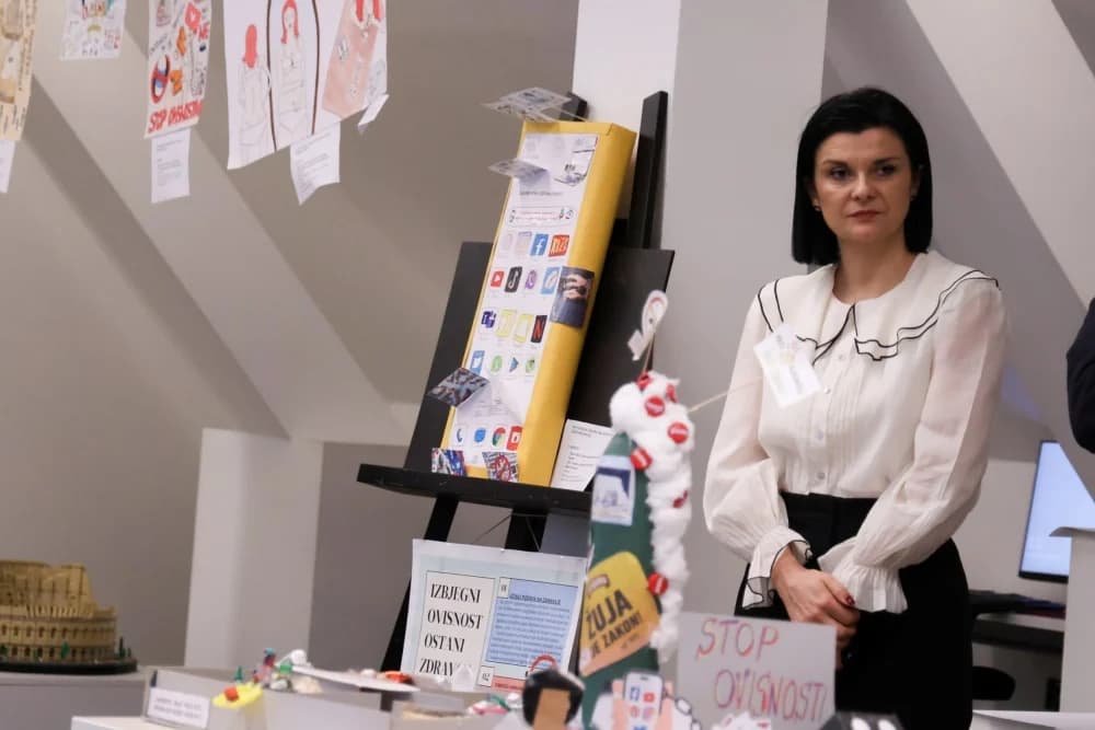 Mjesec borbe protiv ovisnosti: U Požegi otvorena izložba ’Kreativni i neovisni’