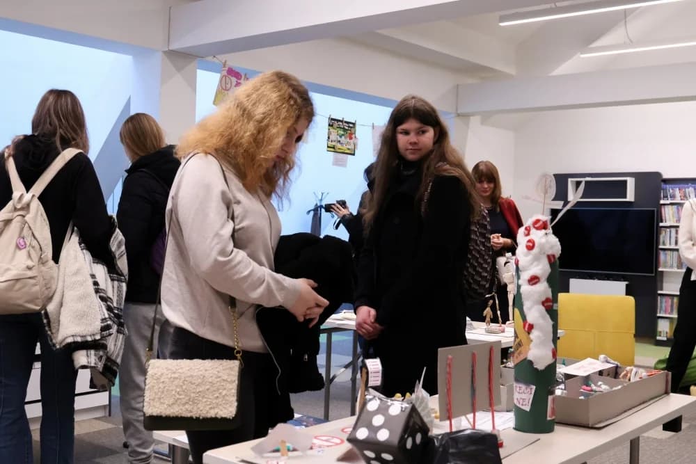 Mjesec borbe protiv ovisnosti: U Požegi otvorena izložba ’Kreativni i neovisni’