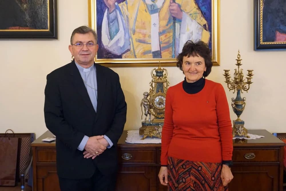 Biskup na sastanku s ravnateljem bolnice i ravnateljicom Muzeja