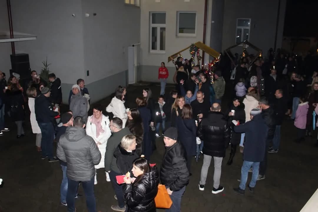 FOTO: Advent u požeškoj Katoličkoj osnovnoj školi
