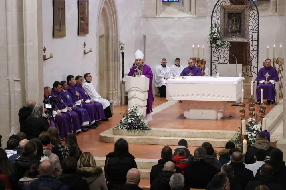 Hodočašće hrvatskih branitelja u Voćin prigodom godišnjice njegova stradanja