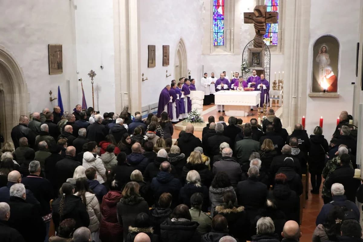 Hodočašće hrvatskih branitelja u Voćin prigodom godišnjice njegova stradanja