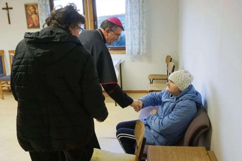 Biskup Ivo pohodio prognaničko naselje Kovačevac