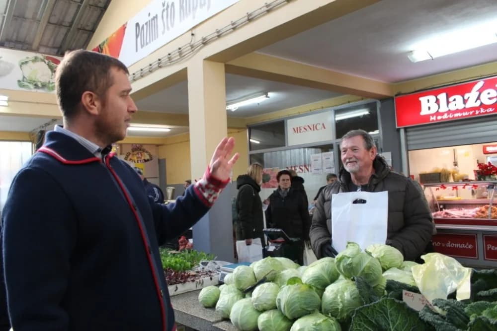 KOMUNALAC POŽEGA: Blagdansko druženje s prodavačima požeške tržnice