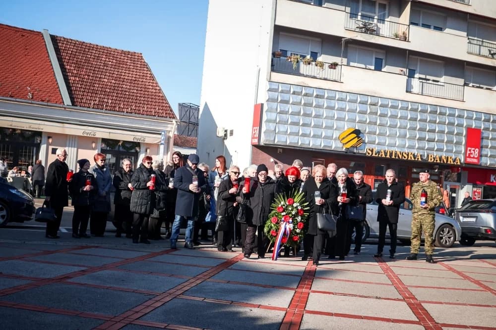 Roditelji poginulih branitelja: „Za našim stolom mjesta su uvijek prazna“