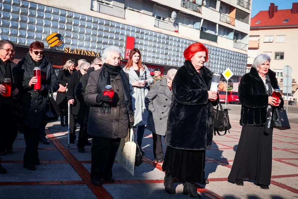 Roditelji poginulih branitelja: „Za našim stolom mjesta su uvijek prazna“