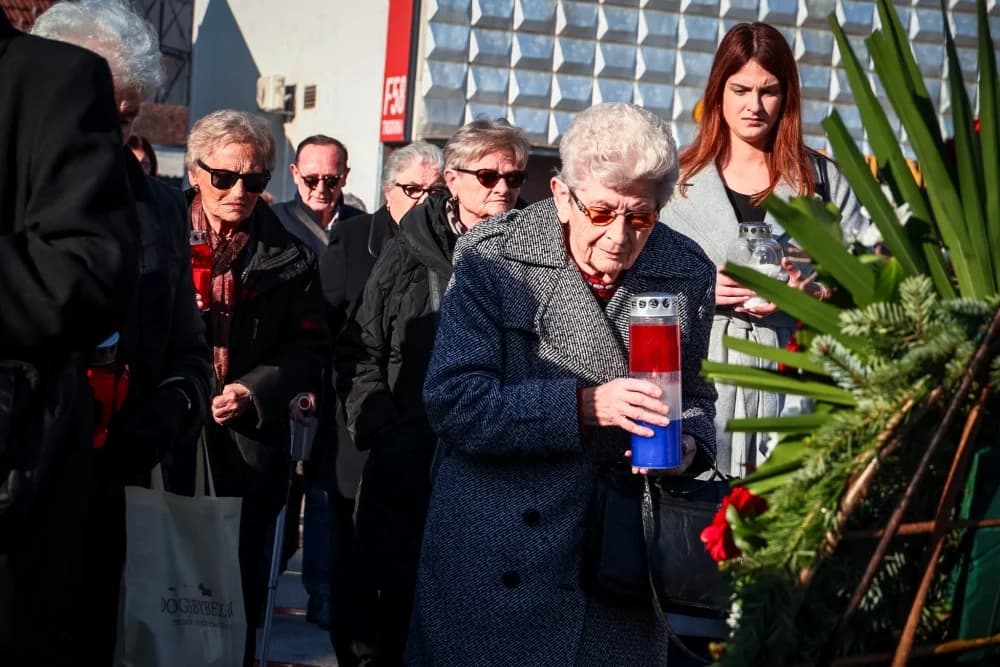 Roditelji poginulih branitelja: „Za našim stolom mjesta su uvijek prazna“
