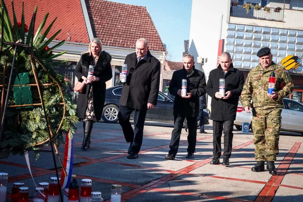 Roditelji poginulih branitelja: „Za našim stolom mjesta su uvijek prazna“