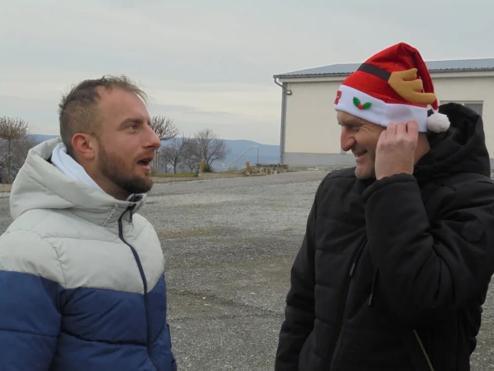 FOTO: U Zagrađu darovima razveselili djecu pred božićne blagdane