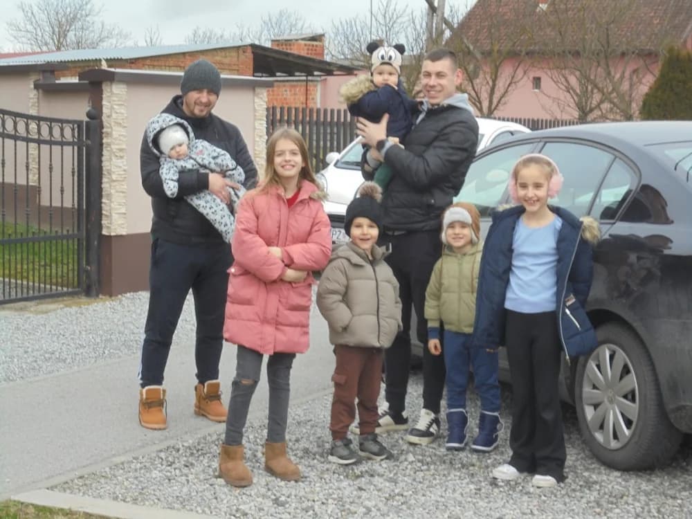 FOTO: U Zagrađu darovima razveselili djecu pred božićne blagdane