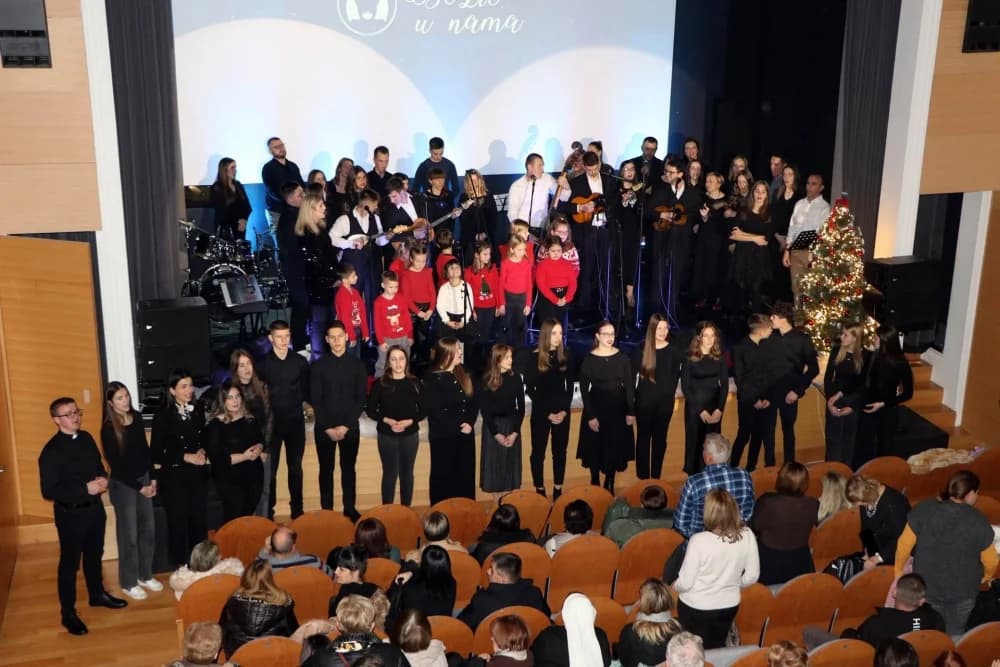 Karitativni koncert mladih u Požegi „Božić u nama“