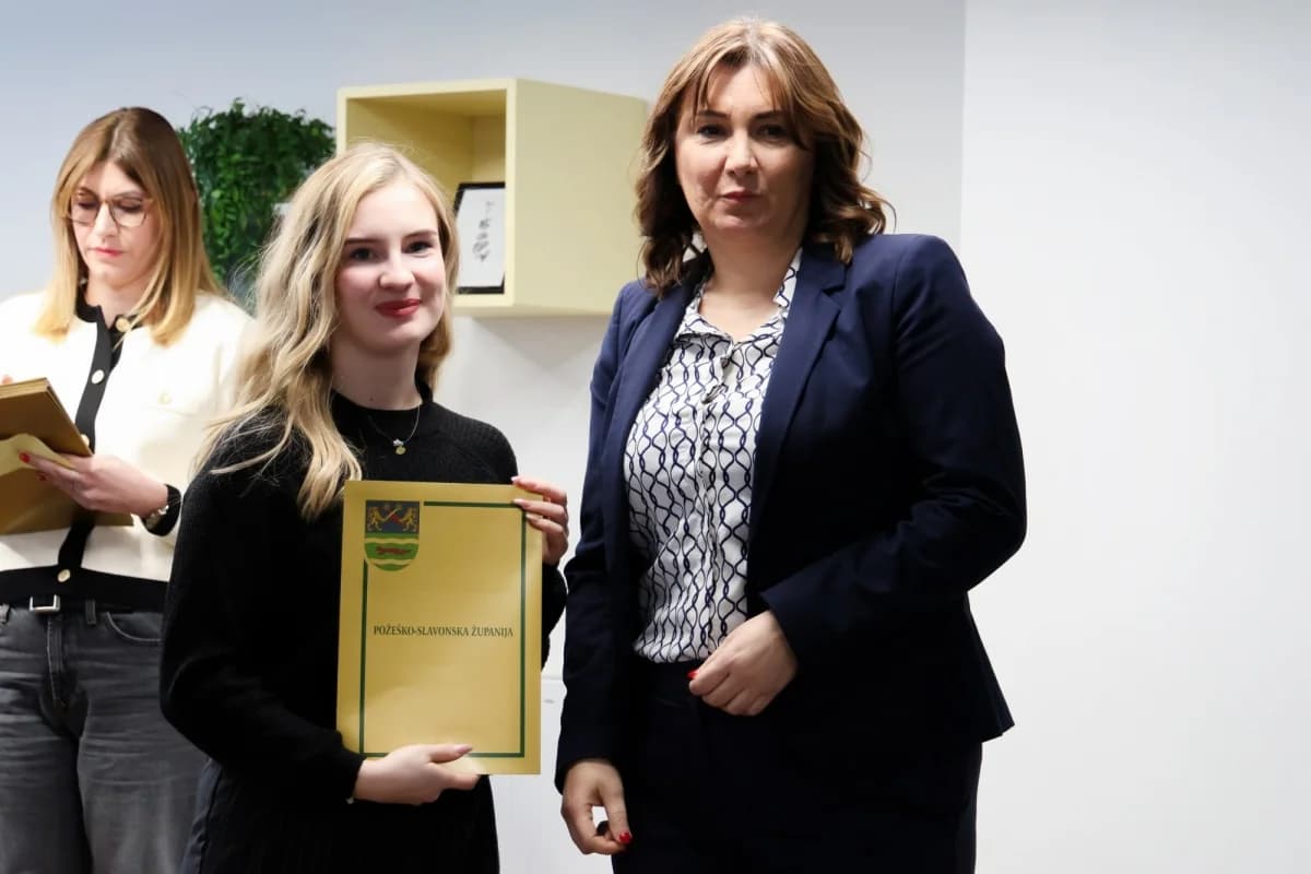Županica uručila ugovore studentima: „Ostvarite svoje težnje i vratite se u Požeško-slavonsku županiju“