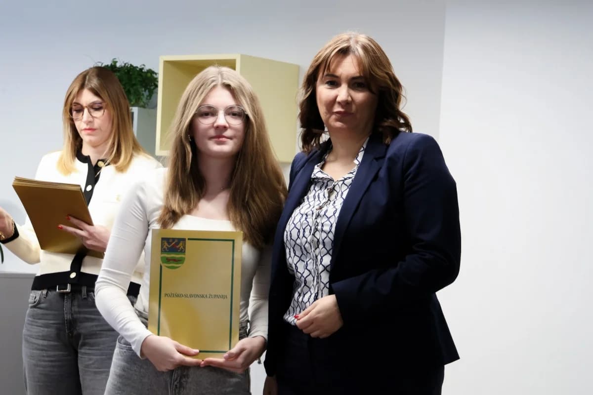 Županica uručila ugovore studentima: „Ostvarite svoje težnje i vratite se u Požeško-slavonsku županiju“