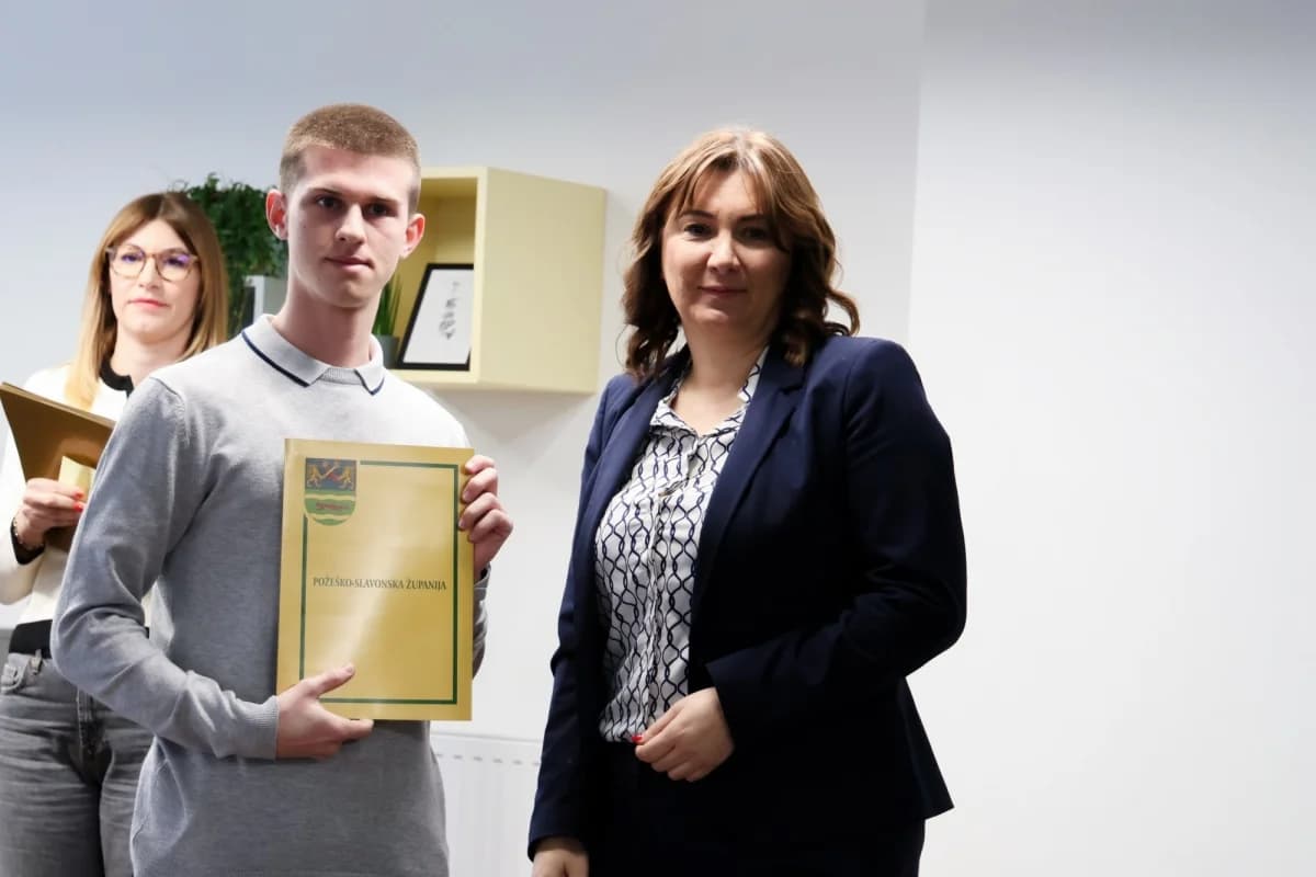 Županica uručila ugovore studentima: „Ostvarite svoje težnje i vratite se u Požeško-slavonsku županiju“